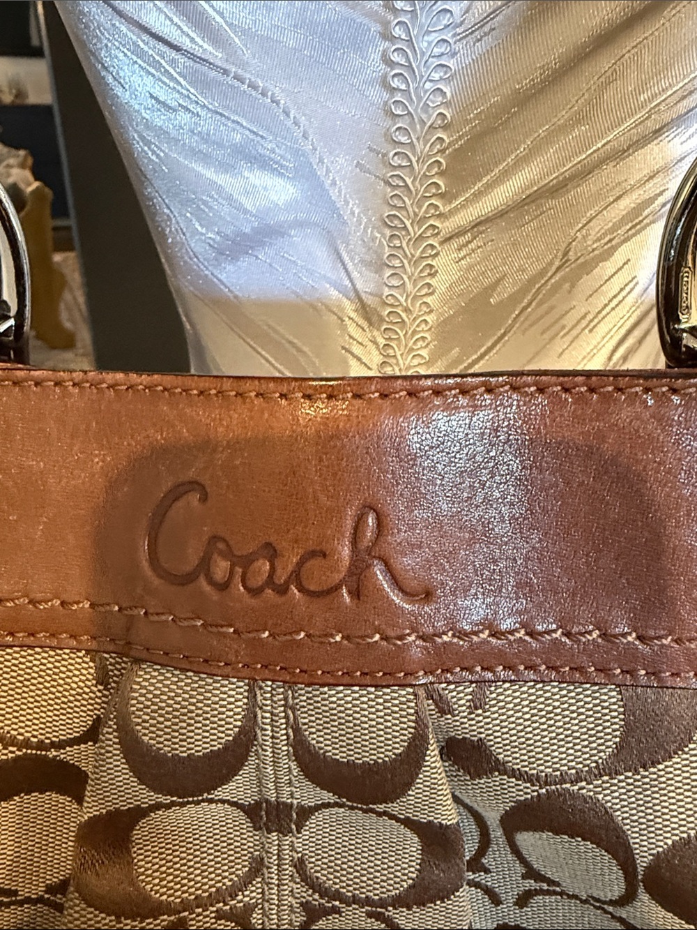 Vintage Coach Tan and Brown Signature Canvas Shoulder Tote - Picture 4 of 10